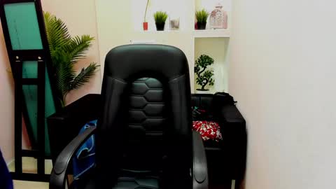 horror flying on the wings of the night.... online show from January 5, 2025, 8:32 am