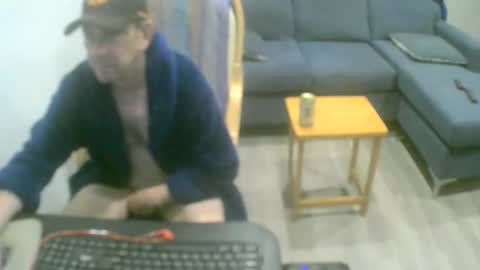 Snapshot of perver696969 chatting on October 20, 2025, 11:43 am sex adicted online show from October 20, 2025, 11:43 am