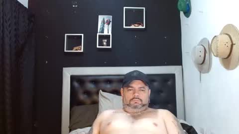 Snapshot of perverseveteranmanxxx chatting on February 1, 2025, 2:16 am Carlos online show from February 1, 2025, 2:16 am