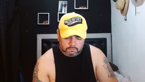 Snapshot of perverseveteranmanxxx chatting on February 12, 2025, 2:32 pm Carlos online show from February 12, 2025, 2:32 pm
