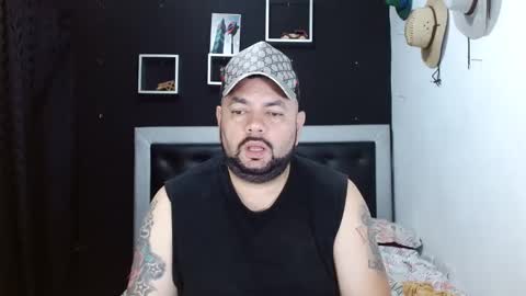 Snapshot of perverseveteranmanxxx chatting on February 18, 2025, 3:21 am Carlos online show from February 18, 2025, 3:21 am