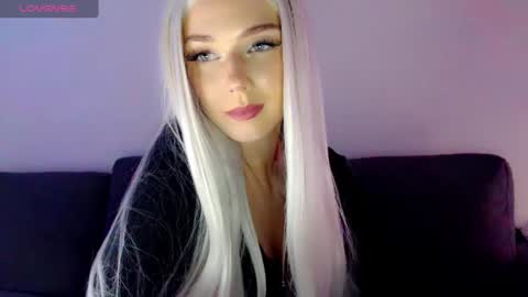 Isabella online show from December 29, 2024, 1:28 pm