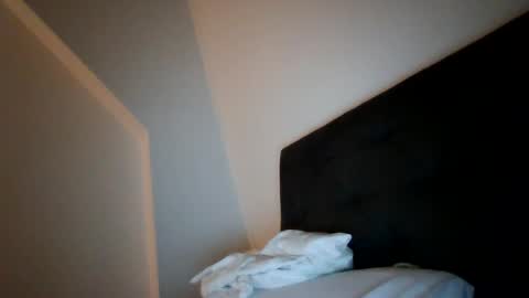 jelle online show from March 12, 2026, 11:00 pm