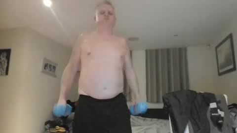 petez0305 online show from October 19, 2025, 11:38 pm
