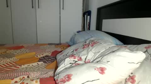 petite_danielle online show from June 14, 2026, 6:59 am