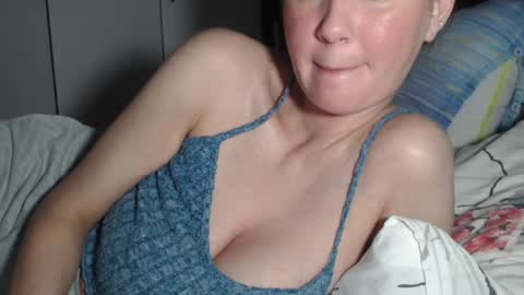 petite_danielle online show from July 4, 2026, 11:55 pm