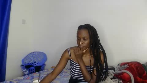 Snapshot of petite_desiree chatting on April 30, 2026, 12:55 pm Desiree online show from April 30, 2026, 12:55 pm