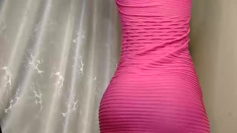 Snapshot of petite_freakette chatting on March 3, 2026, 7:42 pm Moon online show from March 3, 2026, 7:42 pm