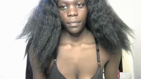 petite_lavi2 online show from February 5, 2025, 5:20 pm