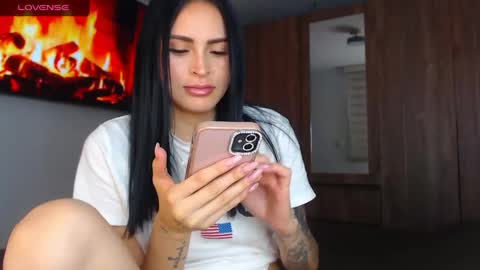 Linda online show from June 5, 2026, 1:56 am