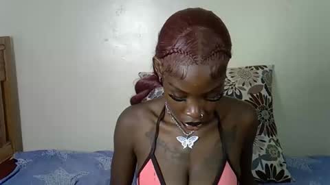 Snapshot of petite_lunar chatting on October 28, 2025, 3:25 pm Lunar online show from October 28, 2025, 3:25 pm