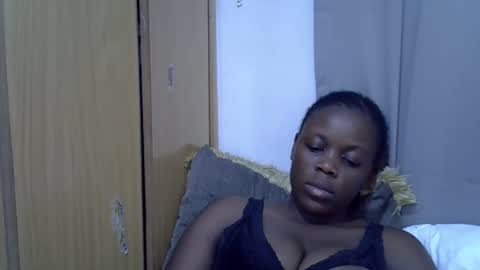 petite_melan online show from September 11, 2025, 11:49 pm