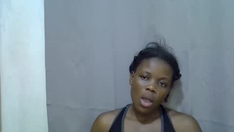 petite_melan online show from September 25, 2025, 11:41 pm