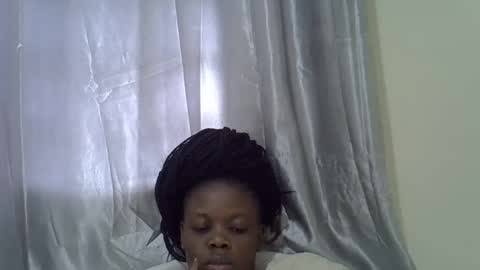 petite_melan online show from December 5, 2025, 5:16 am