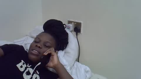 petite_melan online show from December 16, 2025, 7:52 pm