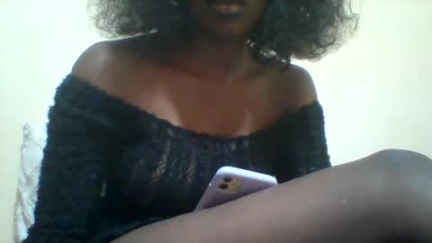 petite_princes online show from September 8, 2025, 9:36 pm