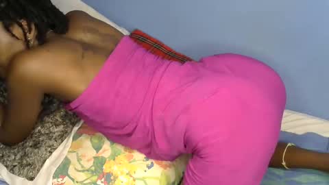 petite_star2 online show from February 5, 2026, 2:33 pm