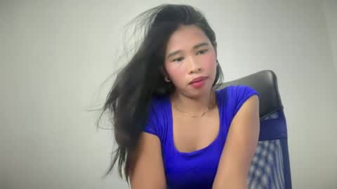 petiteasian01 online show from June 12, 2026, 2:32 am