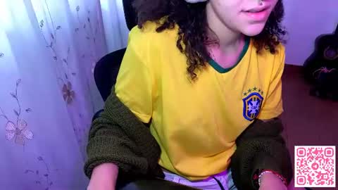 Snapshot of petitecurlybrunette chatting on June 12, 2026, 12:59 pm Mlian online show from June 12, 2026, 12:59 pm
