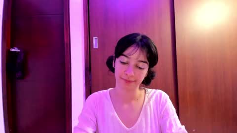 Lunna online show from December 18, 2024, 6:32 am