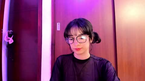 Lunna online show from February 2, 2025, 12:40 am