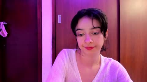 Lunna online show from February 3, 2025, 1:09 am