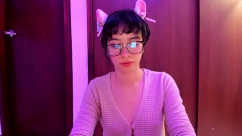 Lunna online show from March 3, 2025, 12:48 am