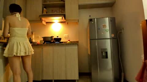 Lunna online show from June 19, 2026, 2:38 am