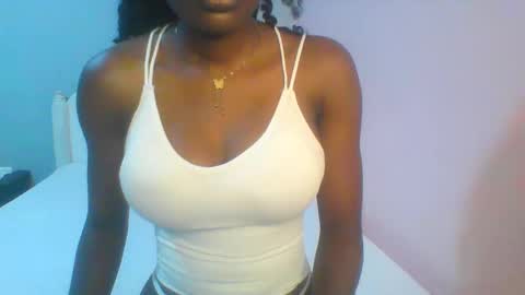 Snapshot of petiteediva chatting on June 11, 2026, 2:33 am diva online show from June 11, 2026, 2:33 am