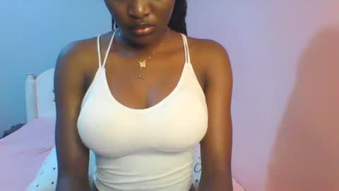 Snapshot of petiteediva chatting on July 19, 2026, 2:37 am diva online show from July 19, 2026, 2:37 am