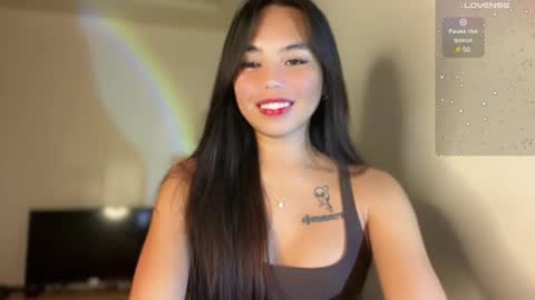 Snapshot of petitegirlx69 chatting on January 17, 2025, 5:51 pm miss lisa online show from January 17, 2025, 5:51 pm