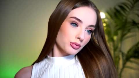 Petitegonwiild online show from October 22, 2025, 10:09 pm