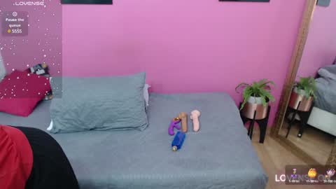 Snapshot of petitelittleebony chatting on February 2, 2025, 12:24 pm little sharon online show from February 2, 2025, 12:24 pm