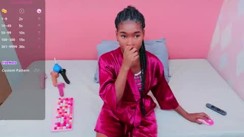 Snapshot of petitelittleebony chatting on September 10, 2025, 8:09 pm little sharon online show from September 10, 2025, 8:09 pm