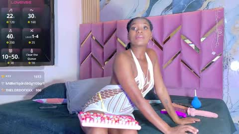 Snapshot of petitelittleebony chatting on September 12, 2025, 8:42 pm little sharon online show from September 12, 2025, 8:42 pm