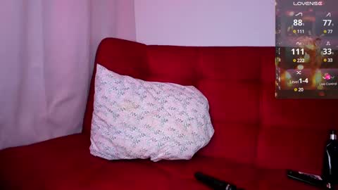 Snapshot of petitemuse chatting on March 8, 2025, 8:03 pm diana fansly petitemuse online show from March 8, 2025, 8:03 pm