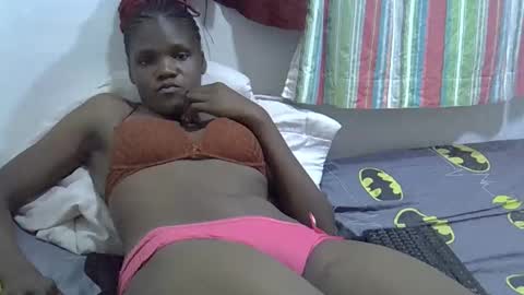 petiteslim2 online show from April 16, 2026, 11:51 pm