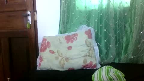 Snapshot of petitesweetchiq chatting on September 19, 2025, 11:22 am petitesweetchiq online show from September 19, 2025, 11:22 am