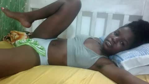 Snapshot of petitesweetchiq chatting on October 8, 2025, 11:57 pm petitesweetchiq online show from October 8, 2025, 11:57 pm