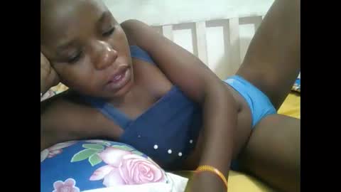 petitesweetchiq online show from January 10, 2026, 7:48 pm