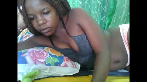 petitesweetchiq online show from February 24, 2026, 8:34 am