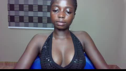 petitexxebony online show from June 7, 2026, 7:50 pm