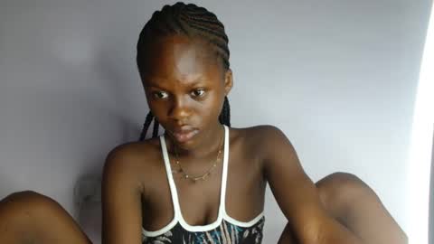 Snapshot of petitgirl88 chatting on June 5, 2026, 5:03 am petitgirl88 online show from June 5, 2026, 5:03 am