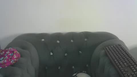 Snapshot of petitpearl chatting on February 19, 2025, 2:23 am petitpearl online show from February 19, 2025, 2:23 am