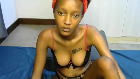 Snapshot of petitpearl chatting on March 5, 2025, 4:02 pm petitpearl online show from March 5, 2025, 4:02 pm