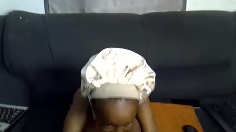 Snapshot of petitpearl chatting on February 12, 2026, 9:48 am petitpearl online show from February 12, 2026, 9:48 am