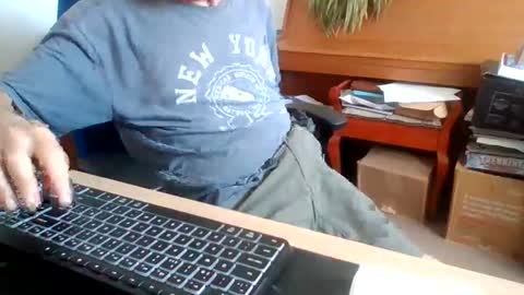 Snapshot of petitwilly chatting on June 29, 2026, 7:58 am petitwilly online show from June 29, 2026, 7:58 am