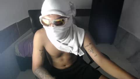 petty_boy777 online show from April 28, 2026, 6:57 pm