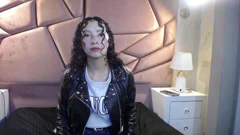 Moon  online show from October 18, 2025, 11:44 am