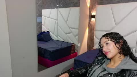 Moon  online show from October 25, 2025, 11:29 am